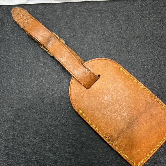 LV LUGAGE TAG IN GUC - Picture 5 of 6